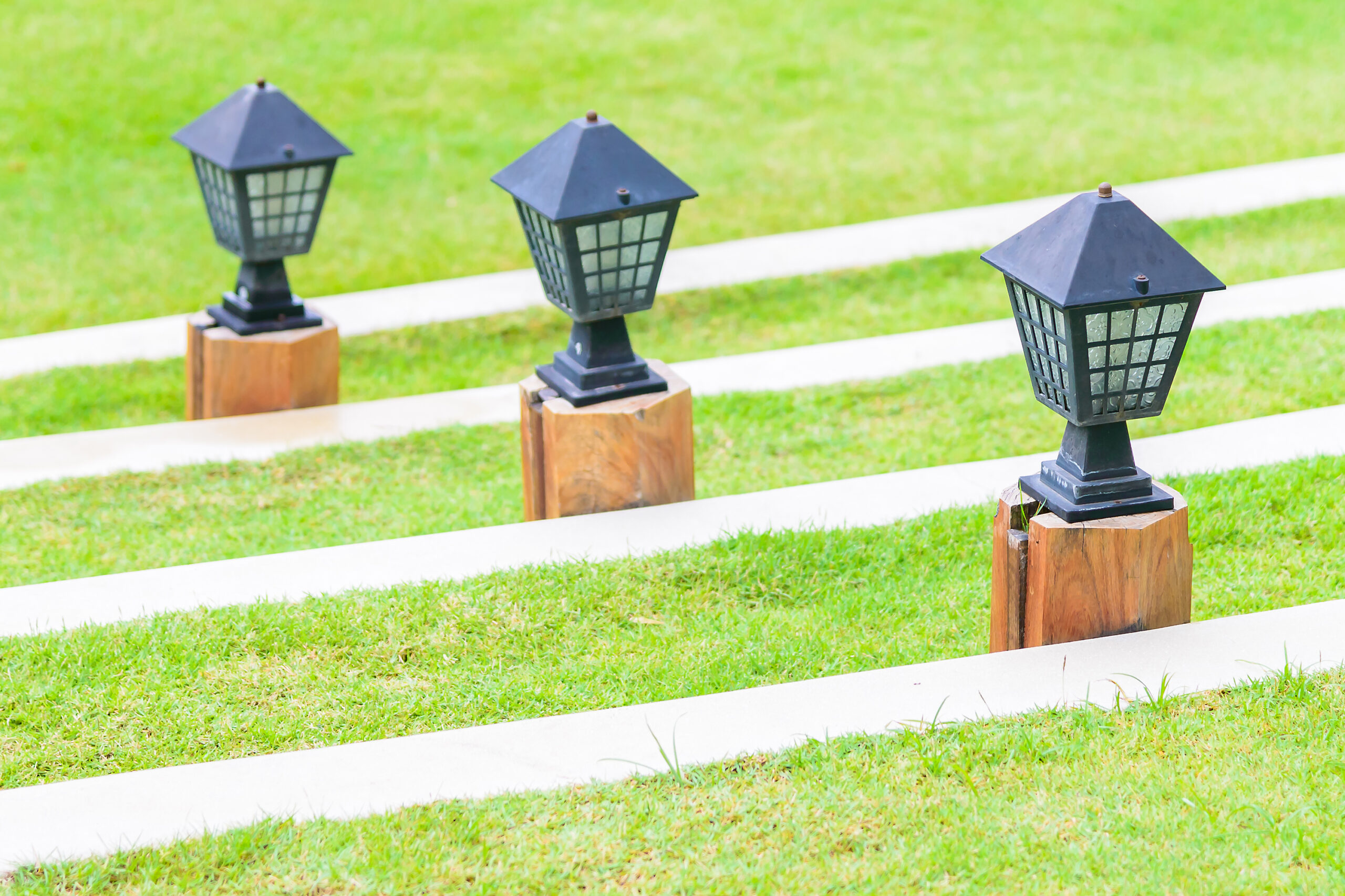 House shape GIGALUMI Solar Pathway Lights
